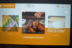 Unter den Automatikprogrammen finden sich Optionen wie Kneten oder langsames Kochen, auch wenn ein Reis- oder Pasta-Programm im Test nicht auffindbar ist. (Foto: Testsieger.de).