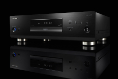 UDP-LX800(B)_UHD BD_right angle_01