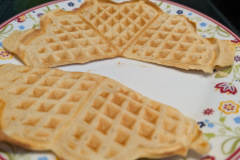 Die Waffeln gelingen gleichmäßig und knusprig. Aufgrund des schweren Deckels fallen sie etwas flacher aus als bei anderen Geräten. (Foto: Testsieger.de)