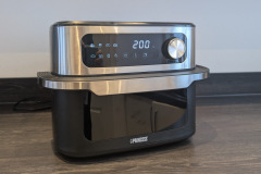 Mit 10 Litern Fassungsvermögen und auffälligem Rundumgriff präsentiert sich die MaxiCrisp als modernes Familiengerät mit großzügigem Raumangebot. (Foto: Testsieger.de)