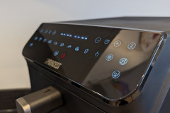 Viele Funktionen auf einen Blick: Die beleuchteten Symbole erleichtern die Auswahl, reagieren meist zuverlässig und unterstützen nach kurzer Eingewöhnung den Küchenalltag. (Foto: Testsieger.de)