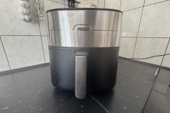 Ein moderner Blickfang in der Küche: Die Princess 182280 überzeugt mit elegantem Design und kompakter Bauweise. (Foto: Testsieger.de)