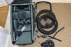 Der umfangreiche Lieferumfang mit Kupplung, Buggyrad und Zubehör ermöglicht einen schnellen Start in den Alltag. (Foto: Testsieger.de)