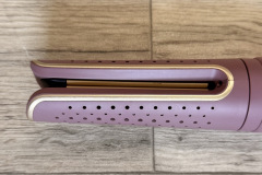 Die perforierten Platten des AIRvive CI8930 sorgen für die Luftzirkulation der Ionic-Air-Technologie, die statische Aufladung reduzieren und die Lockenform fixieren soll. (Foto: Testsieger.de)