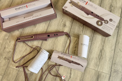 Im Lieferumfang des Remington AIRvive CI8930 findet sich neben dem Lockenstab selbst eine Kurzanleitung und eine ansprechend gestaltete Verpackung in Mauve mit goldenen Akzenten. (Foto: Testsieger.de)