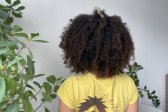 Die Lockenhaltbarkeit nach dem Diffusor-Einsatz überzeugt im Test, die Form bleibt mehrere Stunden stabil, ohne nennenswert nachzulassen. (Foto: Testsieger.de)