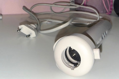 Das Wechselsystem gehört zu den großen Stärken des Geräts. Die Aufsätze lassen sich einfach per Knopf am Grundelement tauschen und erweitern den Trendology zum vielseitigen Allrounder. (Foto: Testsieger.de).