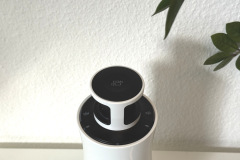 Die Touch Taste auf der Oberseite des Kameramoduls ermöglicht den direkten Wechsel zwischen nutzerzentrierter Ansicht und 360 Grad Darstellung, was im Alltag unnötige Klickwege am Computer erspart. (Foto: Testsieger.de)