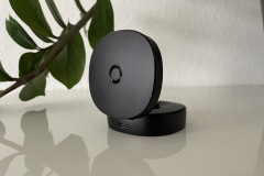 Das Ladecase des RingConn Gen 2 von der Rückseite. Über den USB-Anschluss kann das Case selbst in etwa 90 Minuten vollständig aufgeladen werden. (Foto: Testsieger.de)