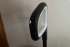 Der ergonomische Griff des Roborock F25 ACE liegt hervorragend in der Hand und ermöglicht eine intuitive Steuerung aller relevanten Reinigungsfunktionen direkt am Gerät. (Foto:Testsieger.de)