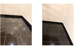 Der Vorher Nachher Vergleich zeigt die Saugleistung auf Hartboden. Der Roboter nimmt 49 von 50 Gramm Schmutz auf, was einer Aufnahmequote von 98 Prozent entspricht und zu den besten Ergebnissen in dieser Kategorie zählt. (Foto: Testsieger.de)