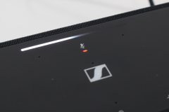 Sennheiser AMBEO Soundbar Plus Status-LED-Balken auf Oberseite