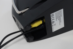 Sennheiser RS 120-W TV-Kopfhörer Eingesteckte Kabel an Ladestation