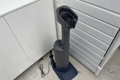 Ohne eingesetzten Sauger zeigt sich die Station als zentrale Lösung für Laden, Aufbewahren und automatische Entleerung. (Foto: Testsieger.de)