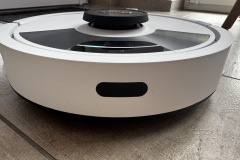 Die Sensoren vorne helfen bei der Orientierung und Objekterkennung. (Foto: Testsieger.de)