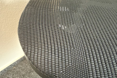 Das feinmaschige Netzgewebe ist straff gespannt, robust und trägt entscheidend zum atmungsaktiven Sitzkomfort bei. (Foto: Testsieger.de)