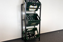 Schon ohne Kisten fällt die verwindungssteife Konstruktion positiv auf. Das Regal ist sauber entgratet und insgesamt ordentlich verarbeitet. (Foto: Testsieger.de)