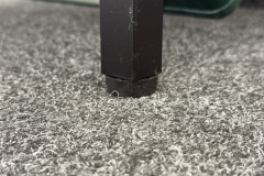 Die höhenverstellbaren Füße gleichen Bodenunebenheiten zuverlässig aus und sorgen für einen sicheren Stand auch auf typischem Kellerboden. (Foto: Testsieger.de)