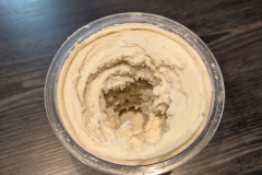 Der Unterschied ist klar: Der Respin Lauf von knapp 2 Minuten macht aus der krümeligen Masse ein deutlich cremigeres, harmonisches Ergebnis. (Foto: Testsieger.de).