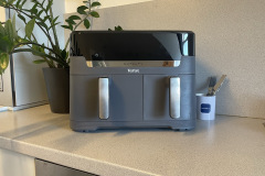 Die Tefal Dual Easy Fry XXL überzeugt auf den ersten Blick mit hochwertiger Verarbeitung und modernem Design.(Foto: Testsieger.de)