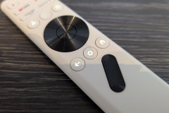 Das angenehm reagierende Steuerkreuz und der klare Druckpunkt machen die Bedienung besonders intuitiv. (Foto: Testsieger.de)