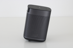 XGIMI MoGo Pro+ Gesamtansicht Seite mit ausgeklapptem Standfuß