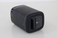 Der Antirutschring sorgt für eine ordentliche Standfestigkeit. Der ausklappbare Standfuß ist eine praktische Funktion. (Foto: Testsieger.de)