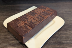 Nach dem Aushärten lässt sich die Schokolade problemlos aus der Form lösen. (Foto: Testsieger.de)