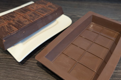 Nach dem Aushärten bleibt nichts haften – die Tafel löst sich komplett. (Foto: Testsieger.de)