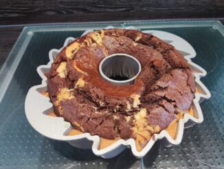 Marmorkuchen in der Gugelhupfform Creative Sun von Dr. Oetker direkt nach dem Backen