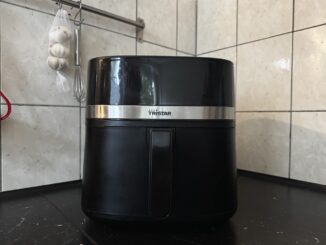 Tristar FR-9418 Digitale Heißluftfritteuse: Frontansicht des Geräts in der Küche