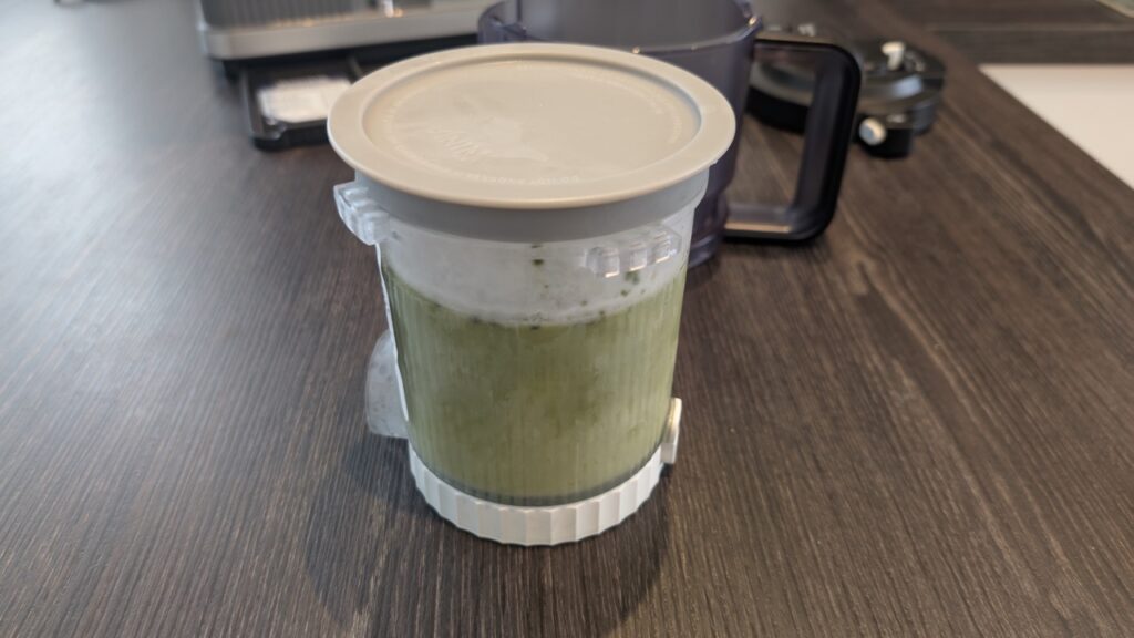 Ninja Swirl by CREAMi NC701EU: Eingefrorene Basis im Becher