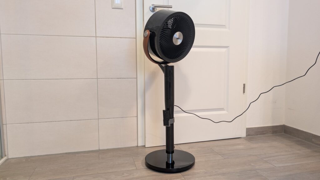 DREO TurboPoly 513S: Seitliche Ansicht des Ventilatorkopfes