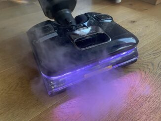 „Roborock F25 Ultra“: Dampfreinigung am Boden sichtbar