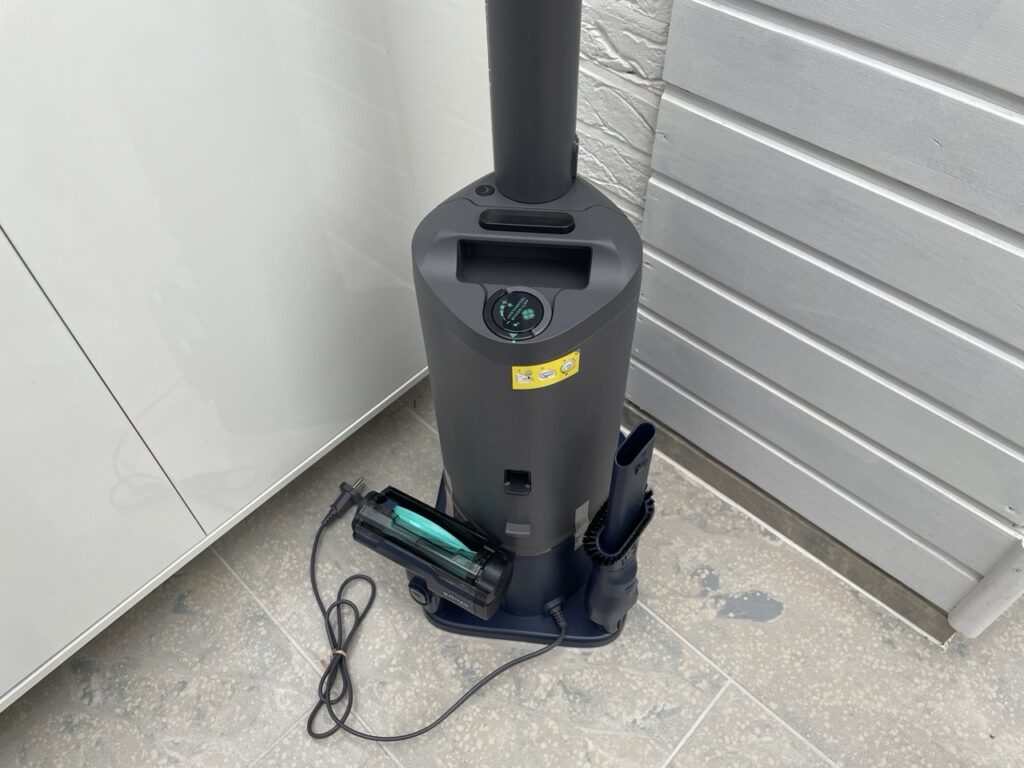 „Shark PowerDetect Speed“: Bedienfeld der Station