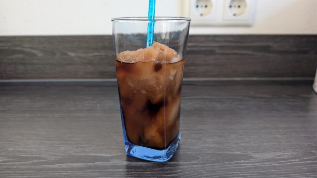 Tefal Dolci IG602A: Cola Slushy im Glas