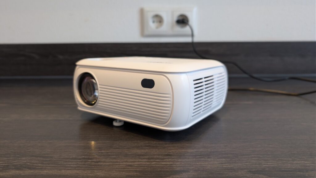 Technaxx TX-332: Gesamtansicht des Projektors