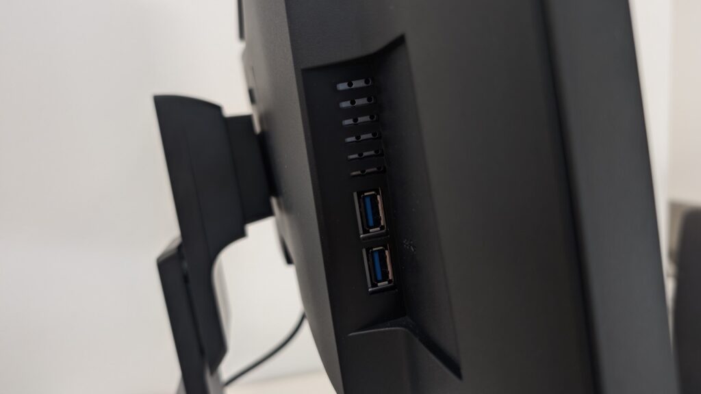 „EIZO FlexScan EV2740S“: integrierter USB-Hub mit mehreren USB-A-Ports