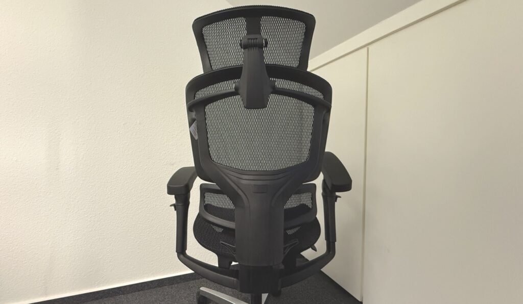 Der Rahmen bleibt auch bei stärkerem Druck absolut formstabil. (Foto: Testsieger.de).