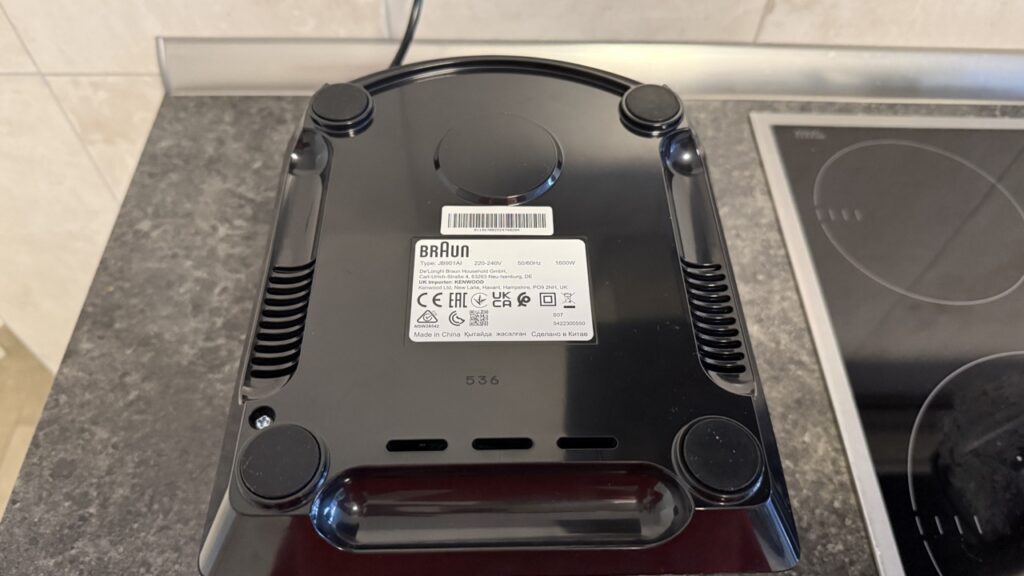 Braun PowerBlend 9 JB 9040: Kabelführung an der Unterseite