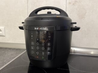 „Instant Pot Multikocher“: Gesamtansicht leicht seitlich