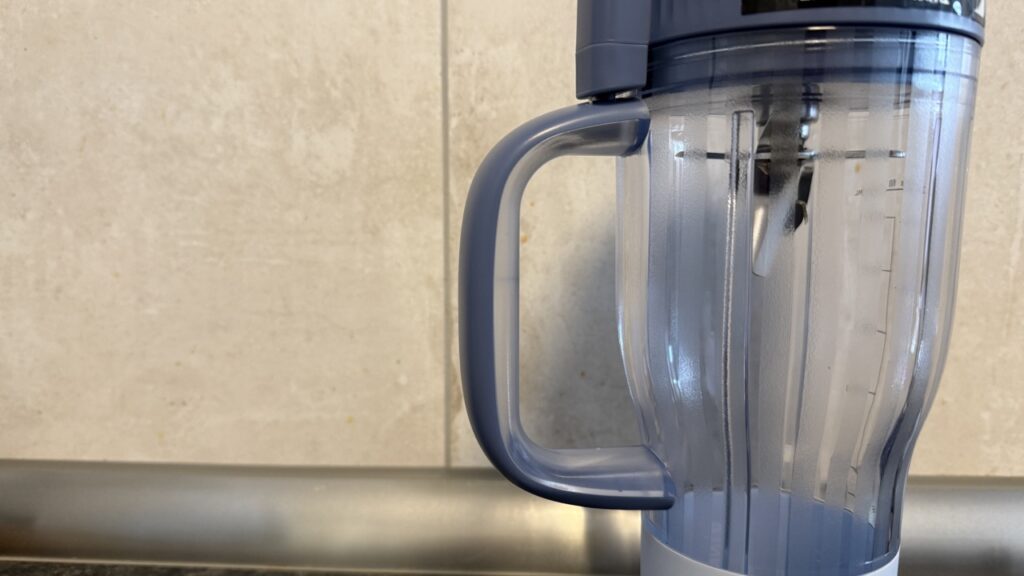 „Ninja BlendBoss“: Ergonomischer Griff am Trinkbecher