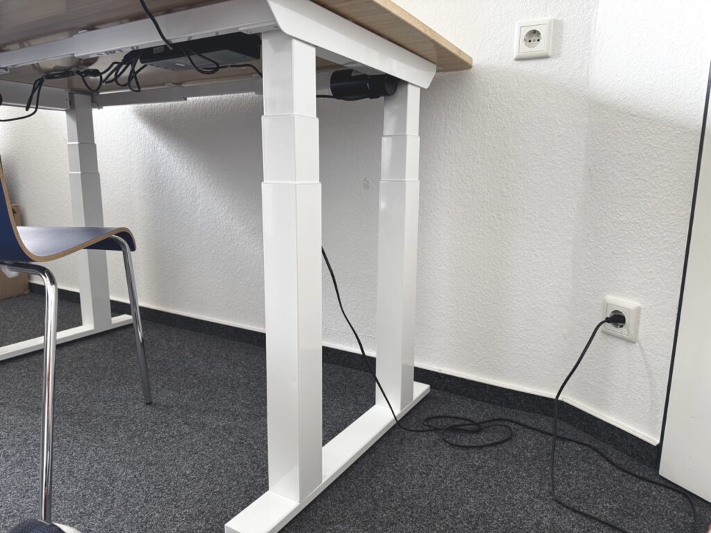 Flexispot E7 Plus: Blick auf Tischgestell