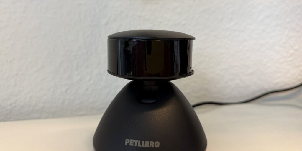 Petlibro Scout: Frontansicht mit Linse und LED Ring