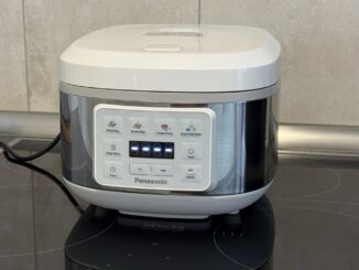 Panasonic SR-DA152: Frontansicht mit Bedienfeld in der Küche