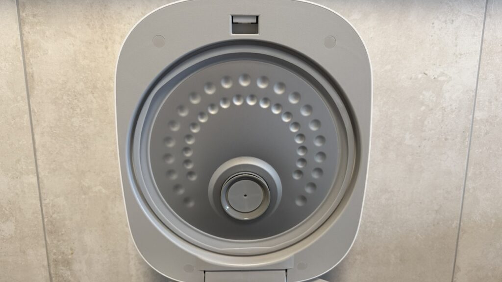 Panasonic SR-DA152: Deckelinnenseite mit Dampfventil von unten