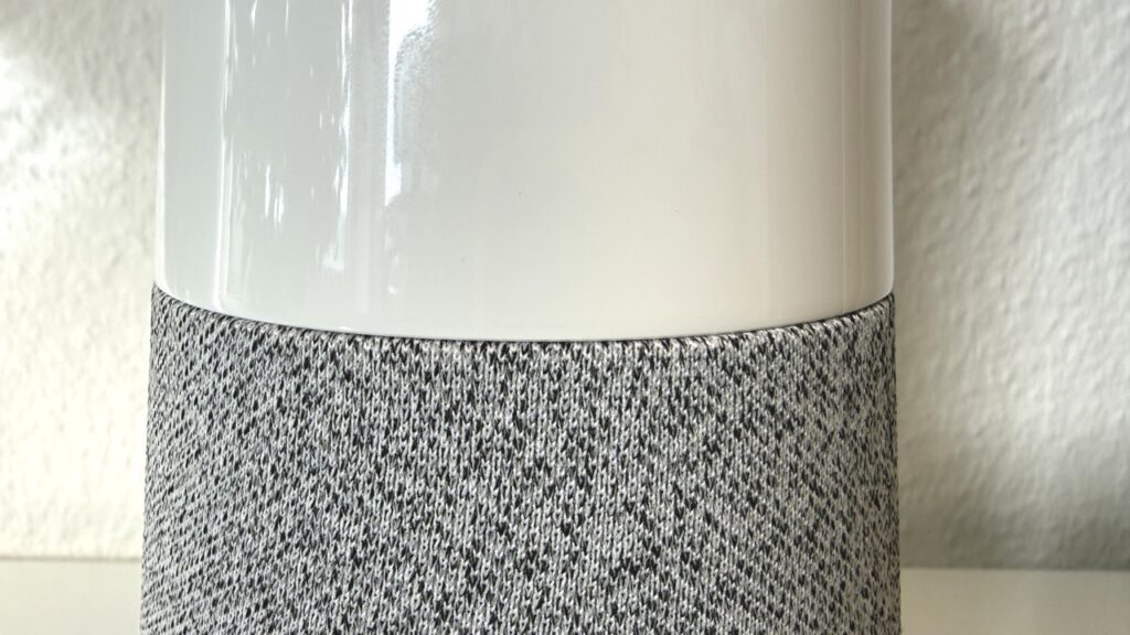 Ricoh PFU 360 Meeting Hub: Detailansicht des Textilbezugs am Gehäuse