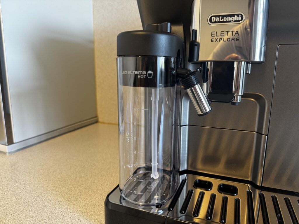 De’Longhi Eletta Explore: Milchkaraffe für heiße Getränke