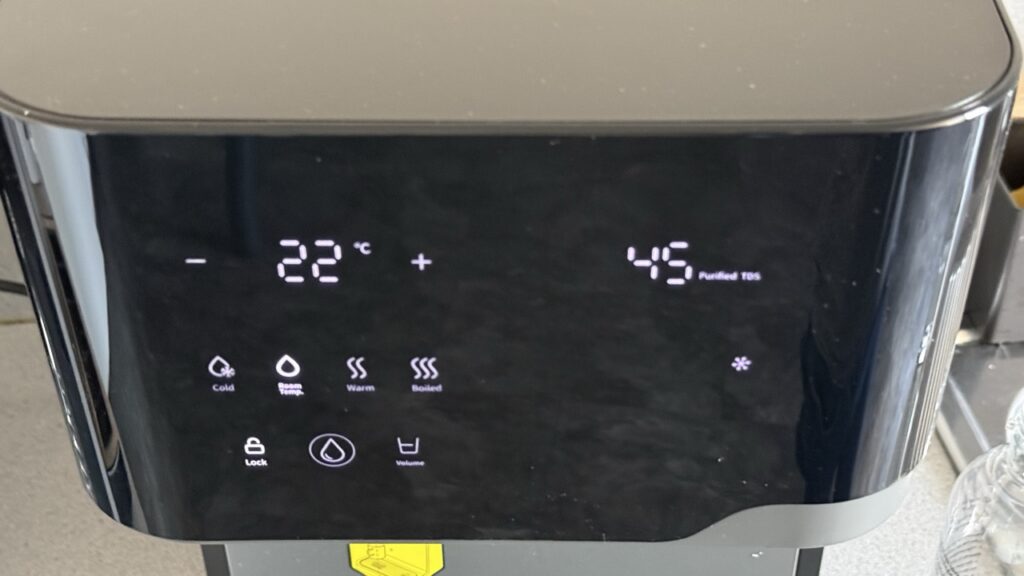Hydrofast C300: Touch Display mit Temperaturanzeige, Modi und TDS Wert