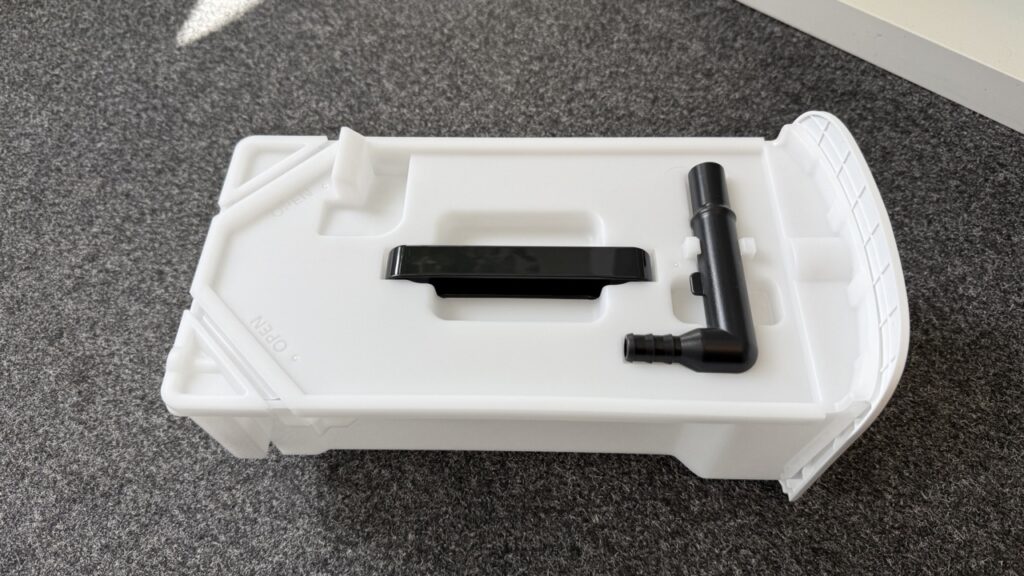 „Meaco DD8L Pro: Wassertank mit Ablaufschlauch-Anschluss von oben"